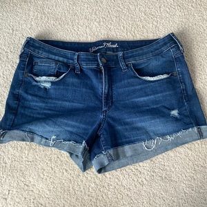 Universal Thread Mid Rise Midi Jean Shorts ripped 14/32